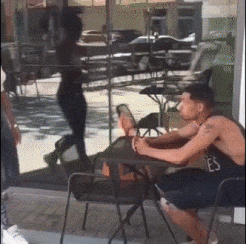 Thanh niên "cay cú" khi phát hiện gái xinh đã có bồ - 7