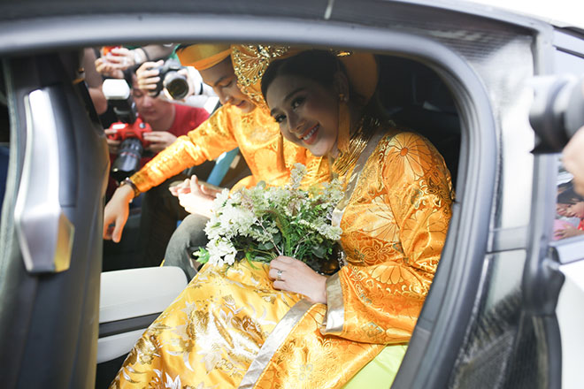 Lễ Vu quy Lâm Khánh Chi: Quà cưới vàng ròng, rước dâu bằng xe sang 7 tỷ đồng - 13