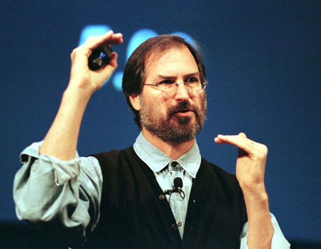 Năm 1996, Jobs xuất hiện trong bộ phim tài liệu mang tên Triumph of the Nerds, ông đã nói xấu Gates và Microsoft, cho rằng họ chỉ làm ra những "sản phẩm hạng 3".
