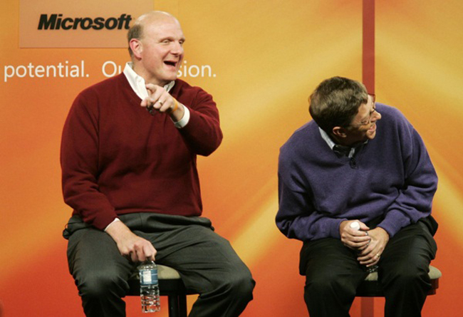 Jobs đánh giá rất cao năng lực quản lý của Bill Gates. Khi Steve Ballmer thay thế Bill Gates ở vị trí CEO năm 2000. "Họ rõ ràng đã thất bại từ khâu quản lý. Tôi nghĩ rằng sẽ không có gì thay đổi tại Microsoft nếu Ballmer vẫn còn giữ chức CEO".