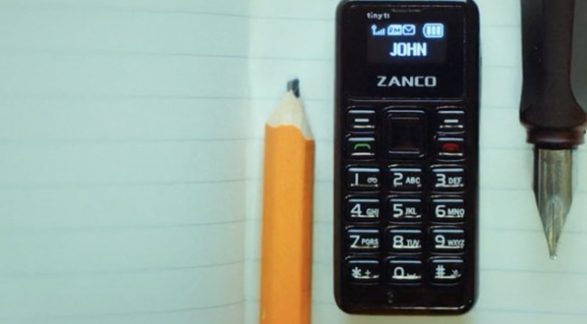 Thật không thể tin được cách nào mà Zanco có thể tạo ra chiếc điện thoại siêu nhỏ gọn này.
