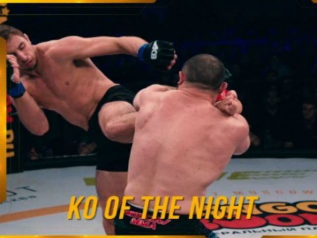 MMA: 30 giây ”tạt cánh đánh đầu”, hàng thải UFC nhập viện