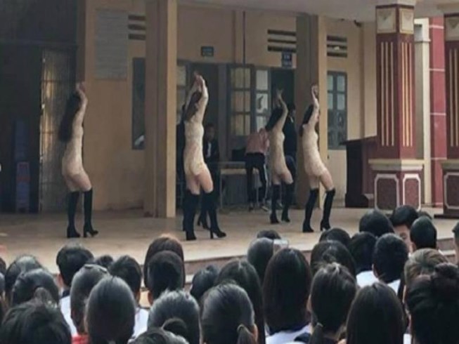 Báo cáo Bộ Giáo dục về màn nhảy sexy trong trường học - 1