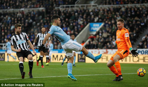 Chi tiết Newcastle - Man City: Cú đánh đầu &#34;thót tim&#34; (KT) - 3