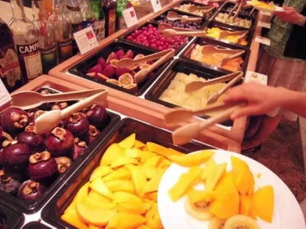 Chỉ giới nhà giàu mới tới cửa hàng này để mua hoa quả với mức giá trên trời - 9