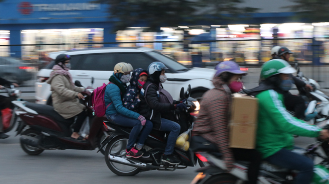 Thủ đô tàu xe thoáng đãng, Sài Gòn ùn tắc ngày làm việc cuối cùng năm 2017 - 1