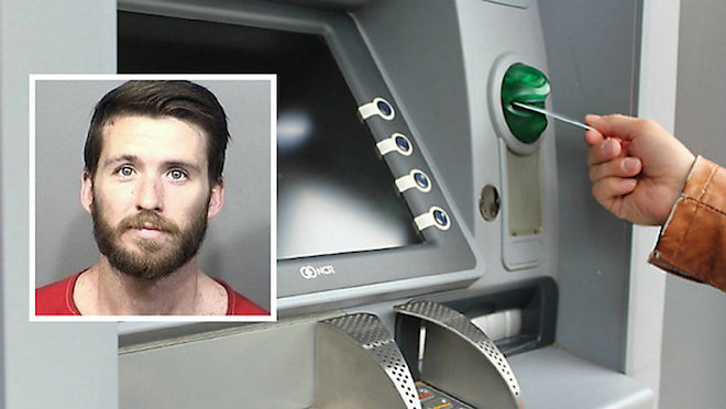 Cây ATM bị người đàn ông hành hung vì... nhả quá nhiều tiền - 1