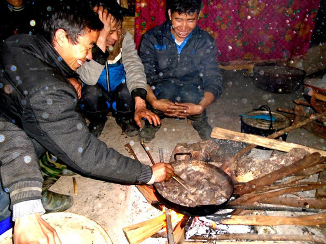 Lên Tả Phìn ăn… thịt chuột rừng gác bếp - 3
