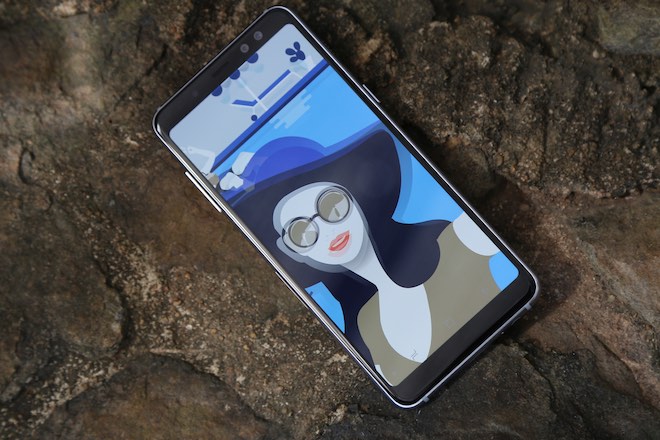 Samsung Galaxy A8: Điện thoại có camera selfie kép xóa phông mịt mù - 1
