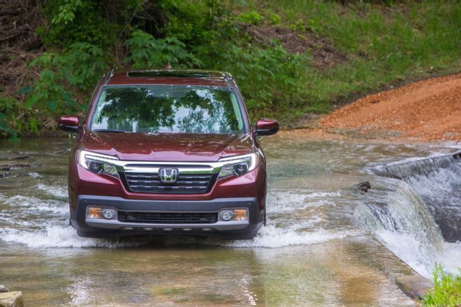 Honda Ridgeline: Chiếc bán tải độc đáo - 3