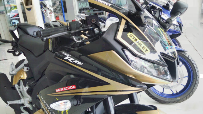 Yamaha R15 v3.0 độ màu về đại lý giá 57,84 triệu đồng - 4