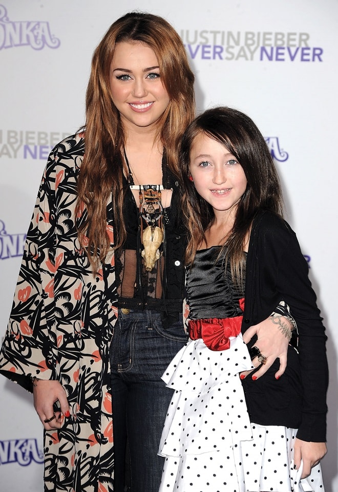 Gương mặt kì dị do thẩm mỹ quá tay của em gái Miley Cyrus - 1