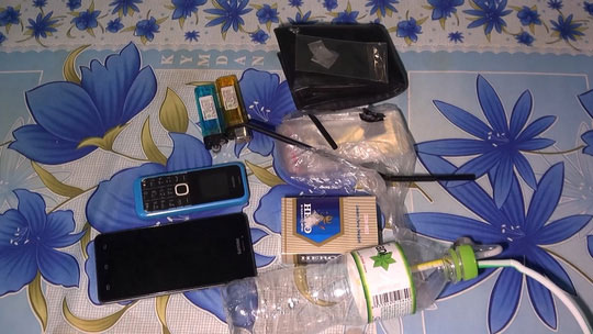 Phát hiện 2 khẩu súng tại nhà đối tượng mua bán ma túy đá - 2