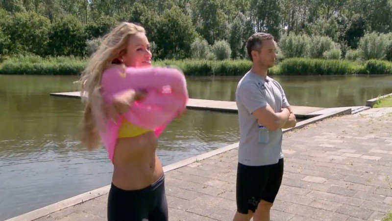 Hẹn hò kiểu "cách ly quần áo", truyền hình thực tế gây "nghẽn sóng" - 4