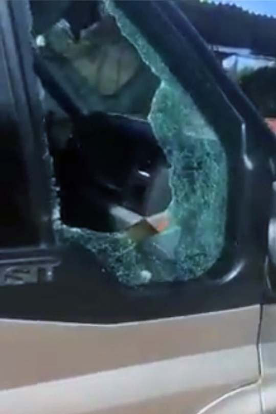 Làm rõ clip tranh cãi với tài xế, tố CSGT đập vỡ kính xe khách - 1