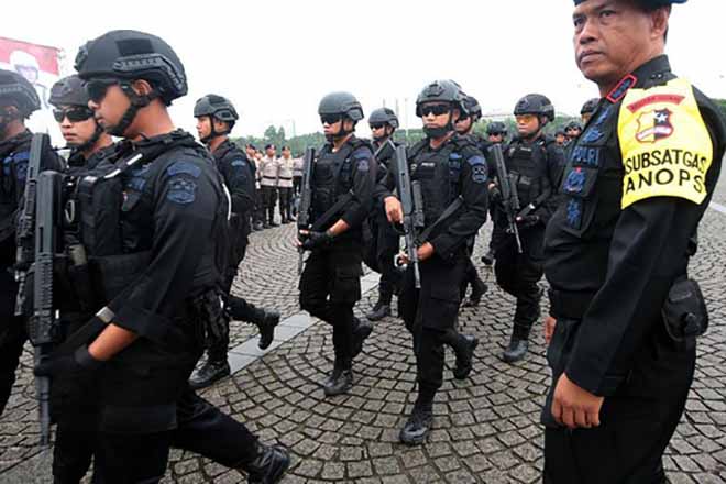 Thắp sáng đêm giao thừa bằng 14 tấn pháo hoa - 4