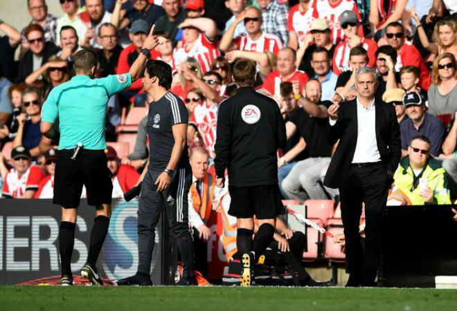 Thuyết âm mưu: MU bị Chelsea soán ngôi vì trọng tài “ám hại” Mourinho - 3