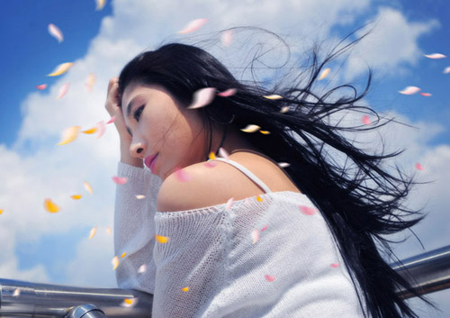 Bị em chồng bắt gặp lúc ái ân - 1