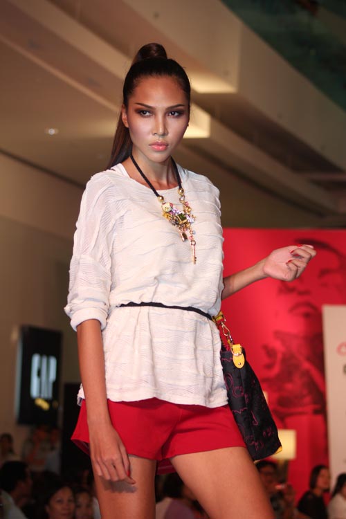 Ngọc Quyên kín đáo vẫn cuốn hút - 16