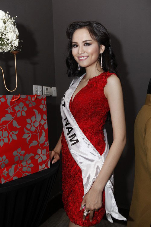 Diễm Hương được khen “chuẩn men” - 2