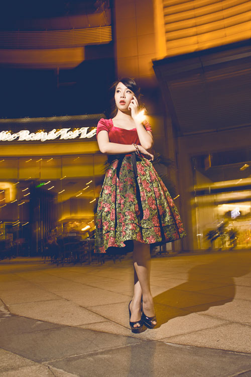 Xinh tươi trên phố đêm Sài Gòn - 4