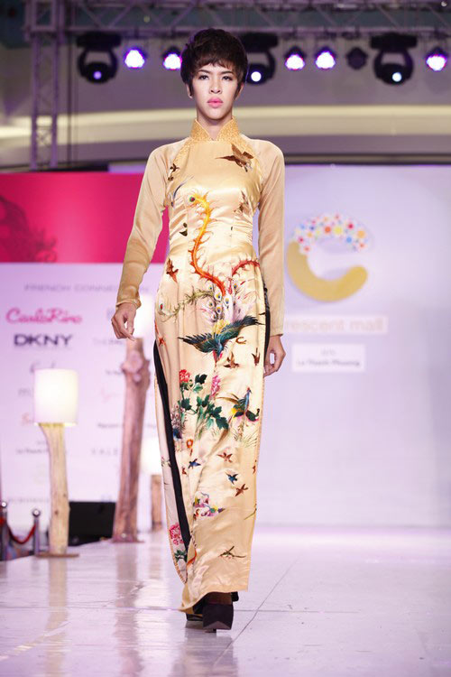 Ngọc Quyên mặc áo dài trị giá 27,5 triệu - 8