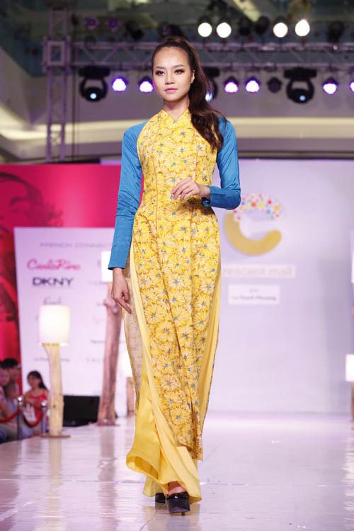 Ngọc Quyên mặc áo dài trị giá 27,5 triệu - 16