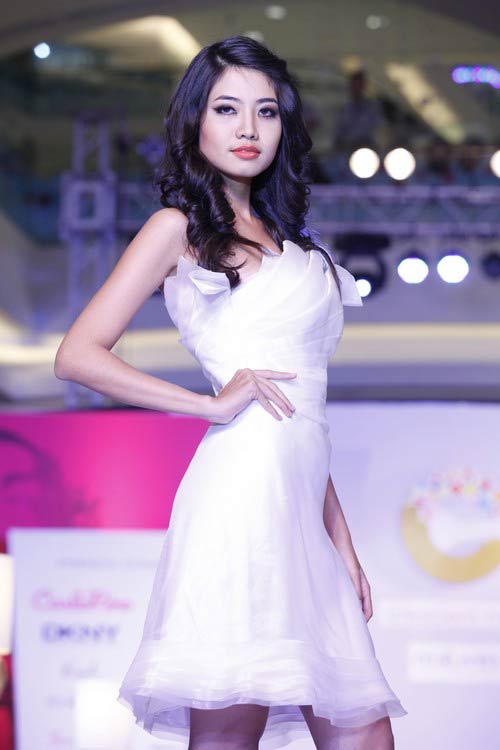 Bảo Trân chuyên nghiệp tuổi 14 - 4