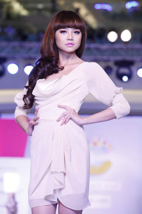 Bảo Trân chuyên nghiệp tuổi 14 - 6