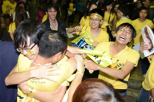 Fans K-Pop phản pháo thơ Đỗ Trung Quân - 2