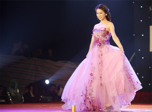 SV mất, tổ chức hoa khôi là bình thường - 1