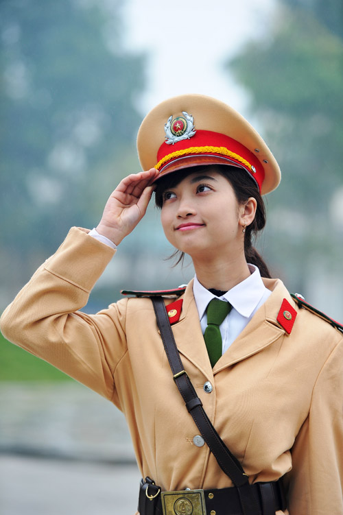 Nữ CSGT tôi luyện ra sao? - 6