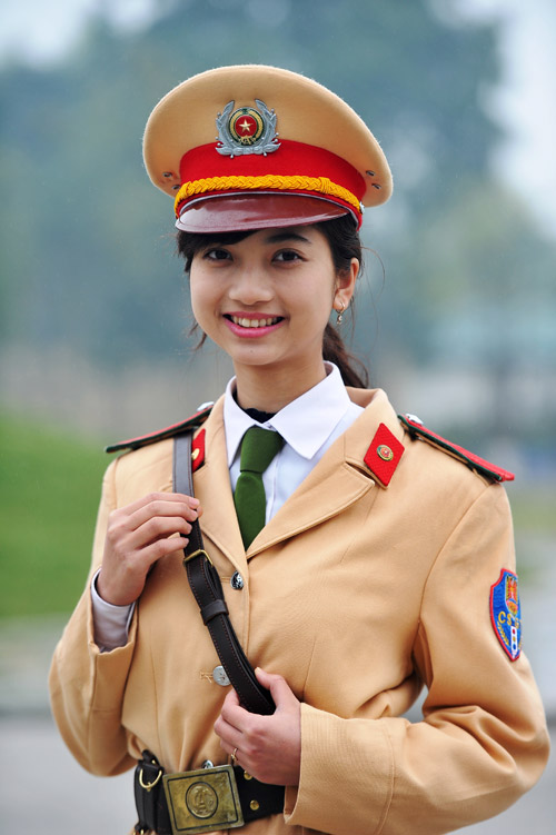 Nữ CSGT tôi luyện ra sao? - 5