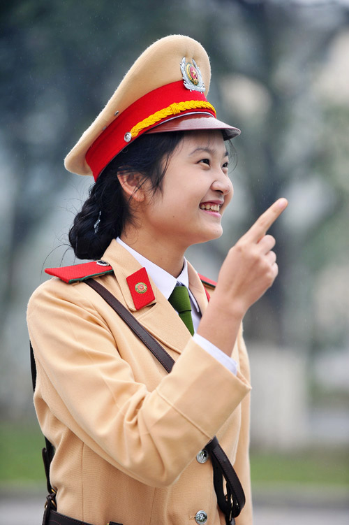 Nữ CSGT tôi luyện ra sao? - 2