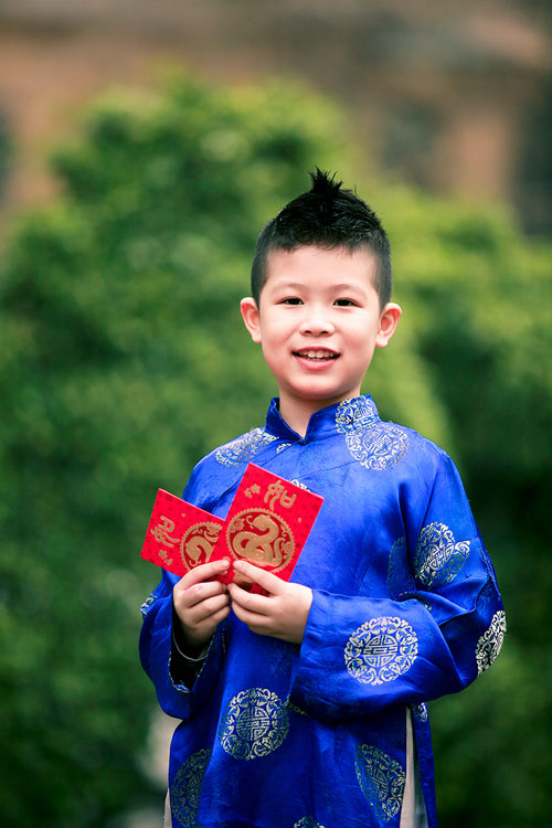 Hot girl Nga Tây vui Tết cùng các em thơ - 6