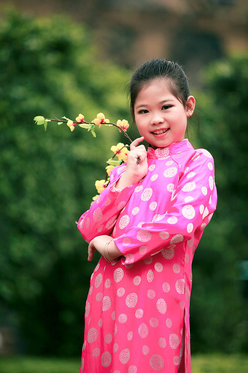 Hot girl Nga Tây vui Tết cùng các em thơ - 7