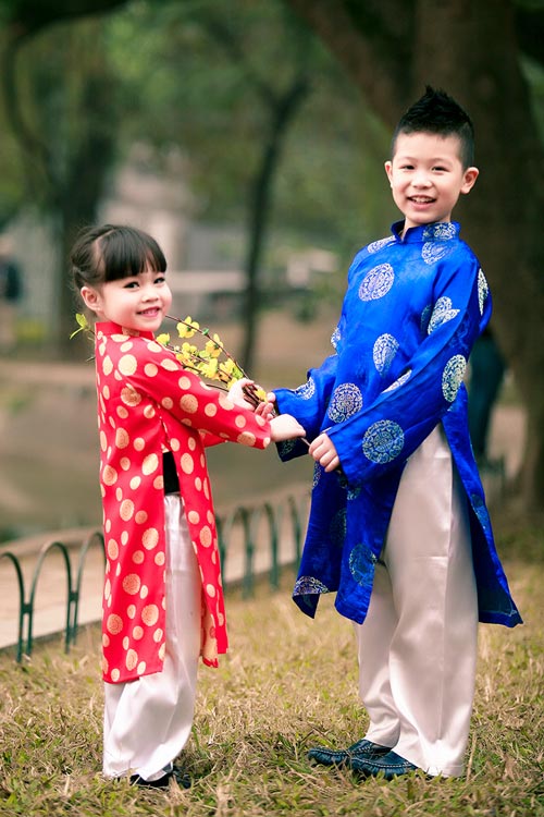 Hot girl Nga Tây vui Tết cùng các em thơ - 15