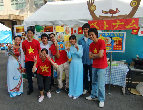 Du học sinh bồi hồi đón Tết xa quê - 7