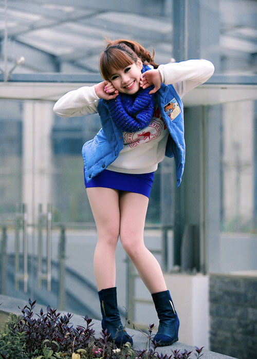 Dancer xinh đẹp gợi cảm với váy ngắn - 11