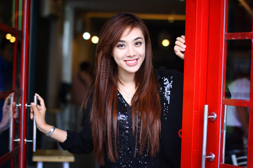 Nữ hoàng cà phê gợi cảm làm giám khảo - 13