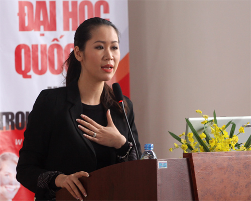 Hoa hậu Thùy Linh chia sẻ bí quyết học tốt - 9