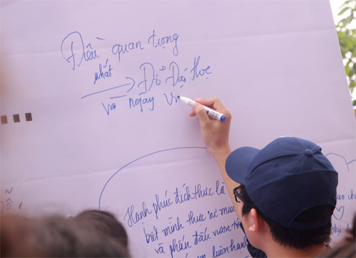 Hoa hậu Thùy Linh chia sẻ bí quyết học tốt - 13