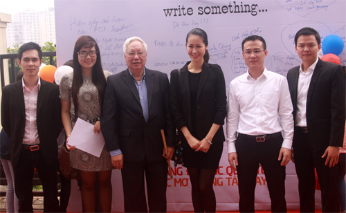 Hoa hậu Thùy Linh chia sẻ bí quyết học tốt - 12