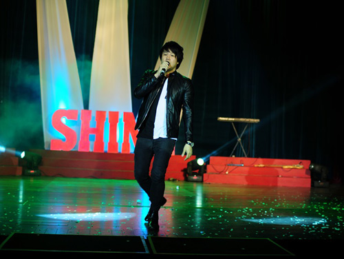Đa sắc màu đêm chung kết FTU Shine 2013 - 1